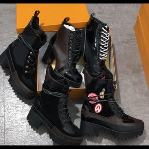 Platform boot spaceship ankle boot
